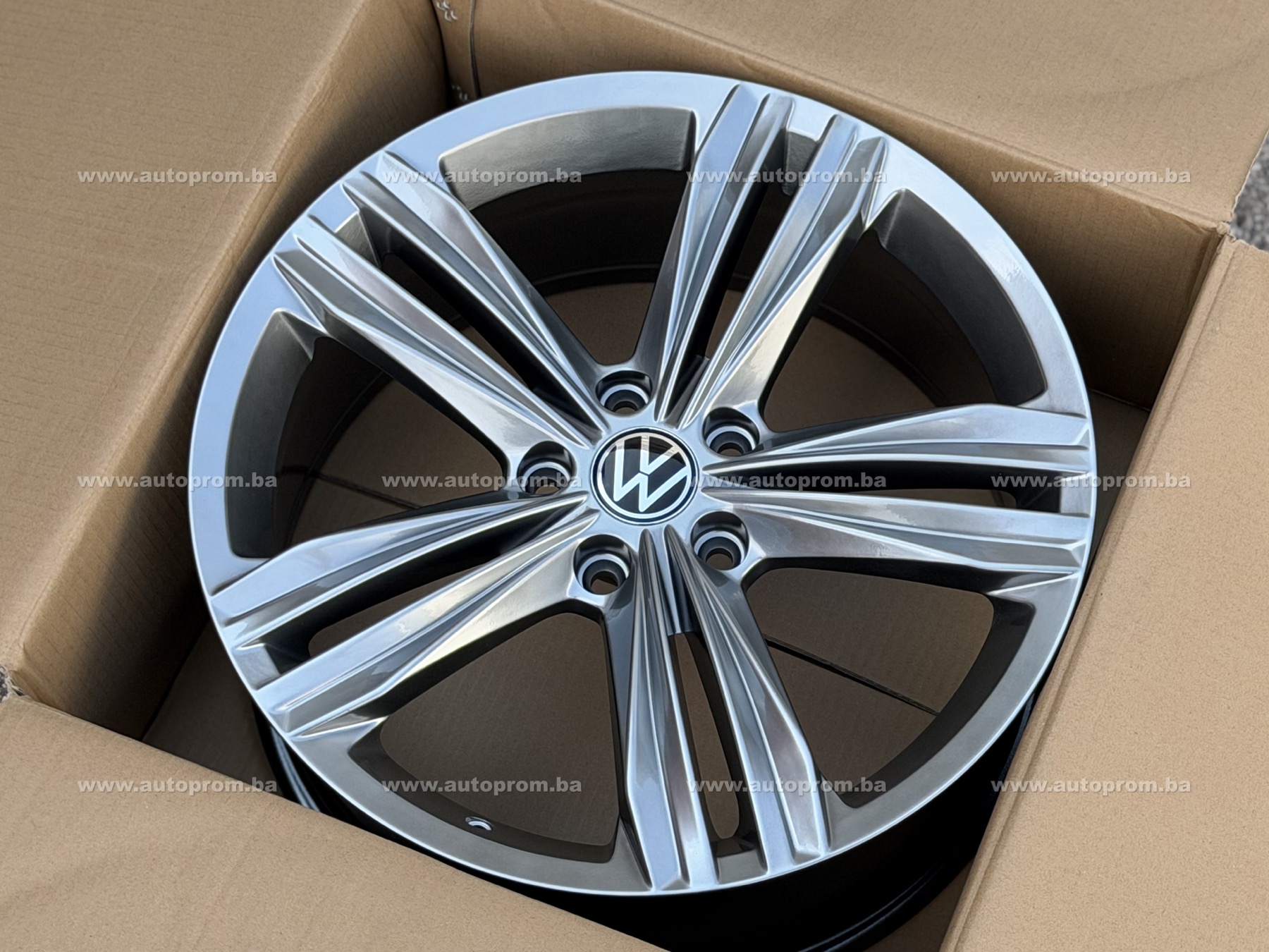 Alu Felge VW 18 Sebring Golf Passat Tiguan T-Roc B9 (8J, ET:45)